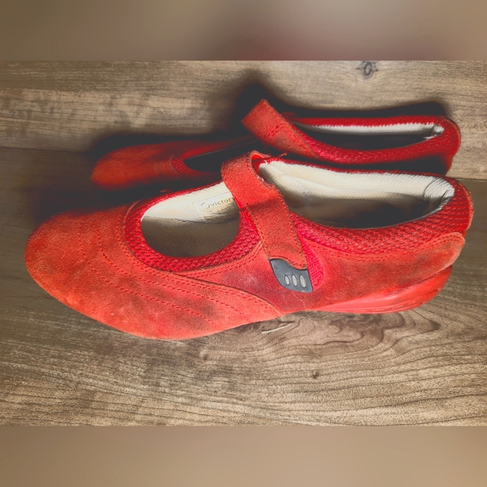 Victory Shoes (vintage 2005)